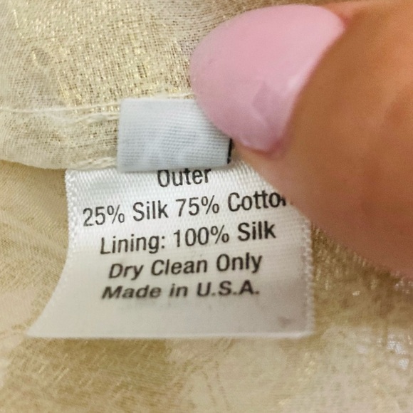 David Peck pale gold silk blend lined lace top. Full tee sleeves. Size XS - Picture 5 of 5